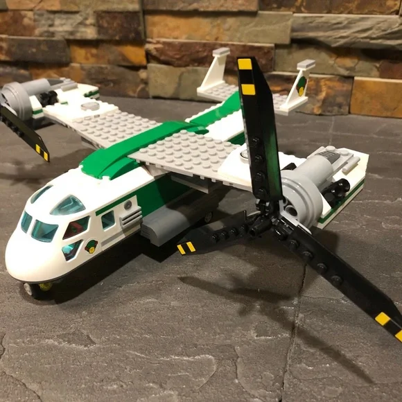 LEGO City ~ Cargo Heliplane ~ 60021 - Picture 10 of 11